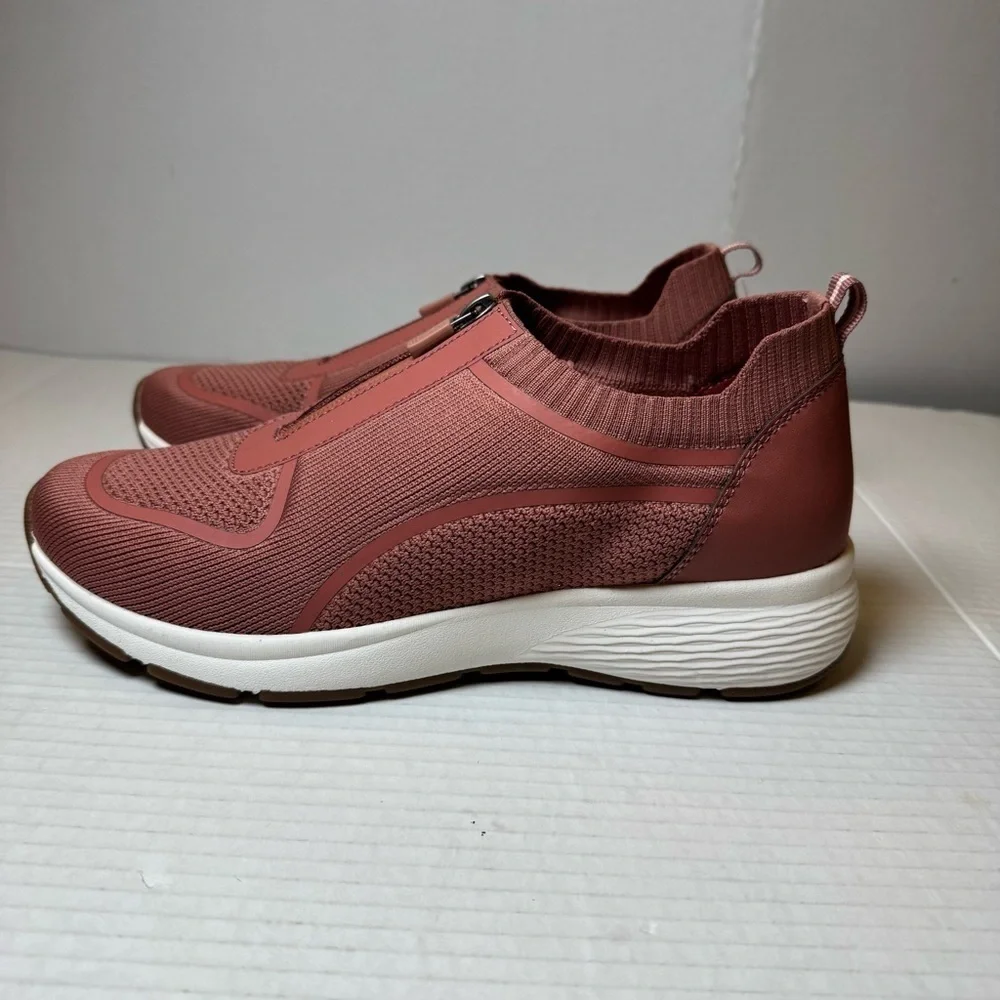 Easy Spirit Women's Striver Slip On Mesh Walking Shoe Sneaker Pink